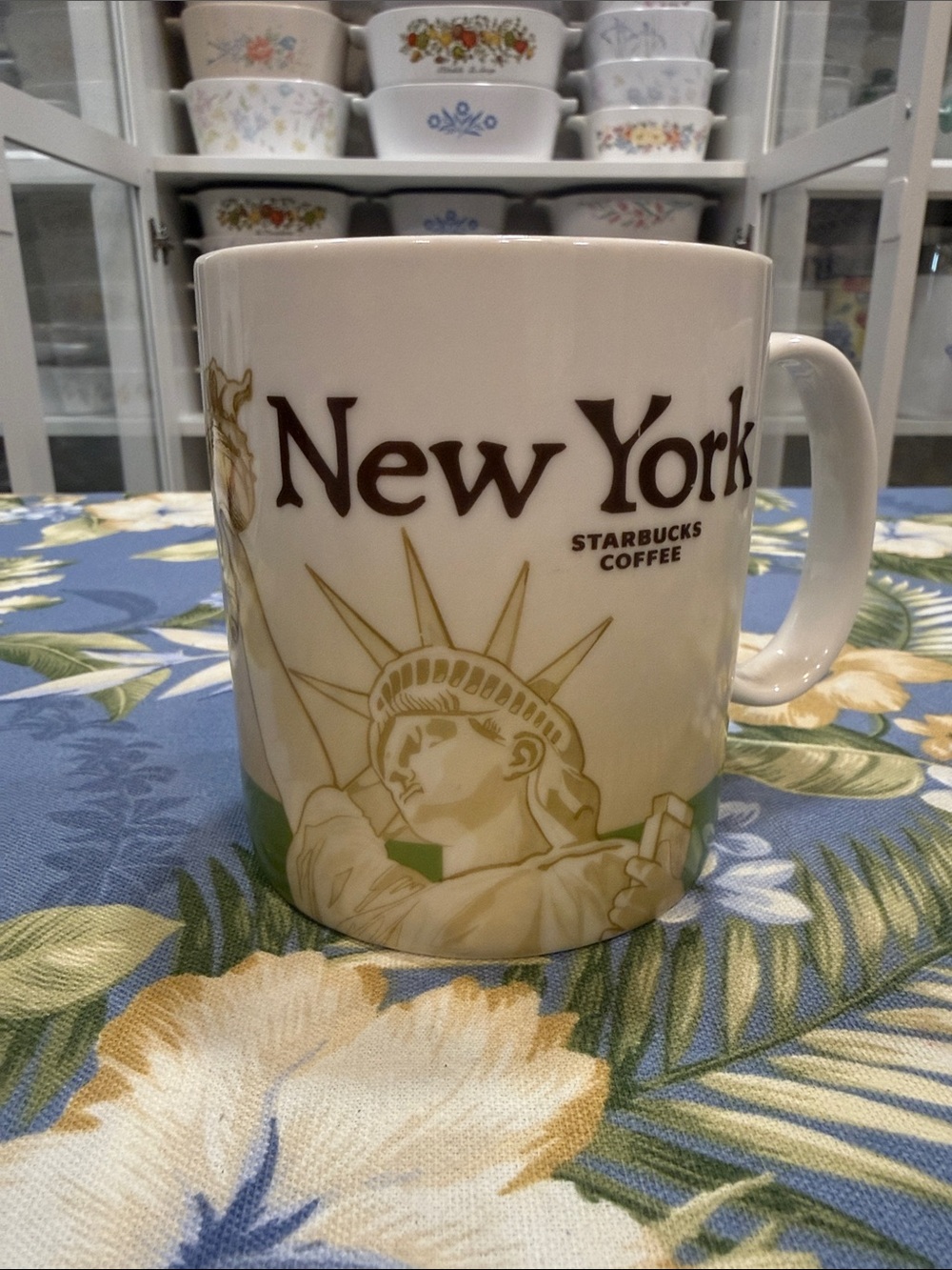 Starbucks New York Ceramic Mug in White with Green and Gold Artwork